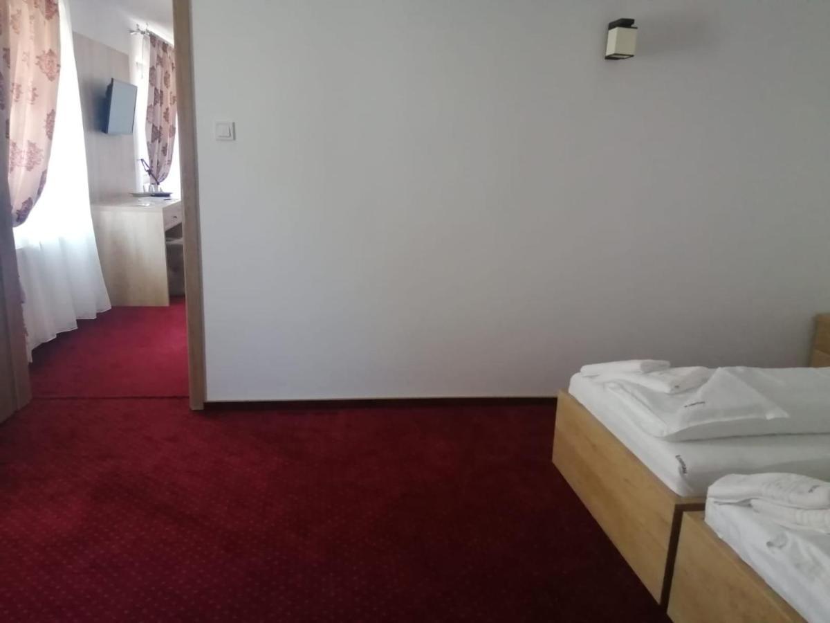 Pensiunea Rosenau Risnov Bagian luar foto