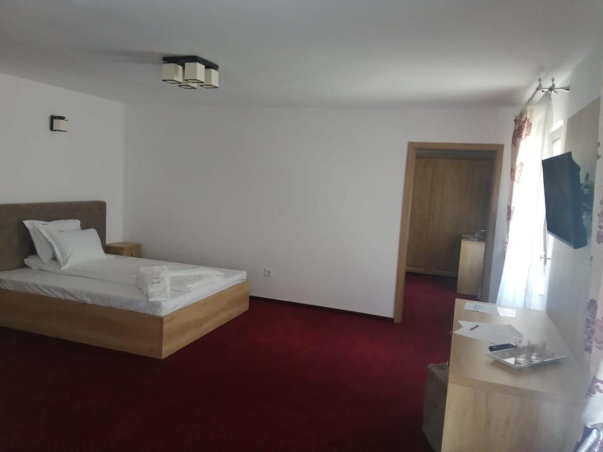 Pensiunea Rosenau Risnov Bagian luar foto