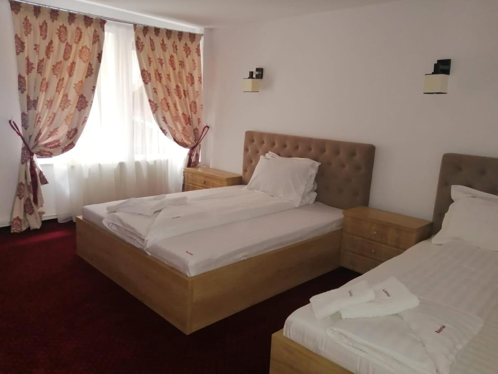 Pensiunea Rosenau Risnov Bagian luar foto